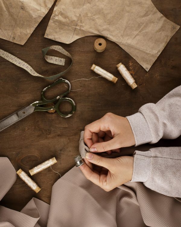 tailoring-items-arrangement-still-life (1)-min